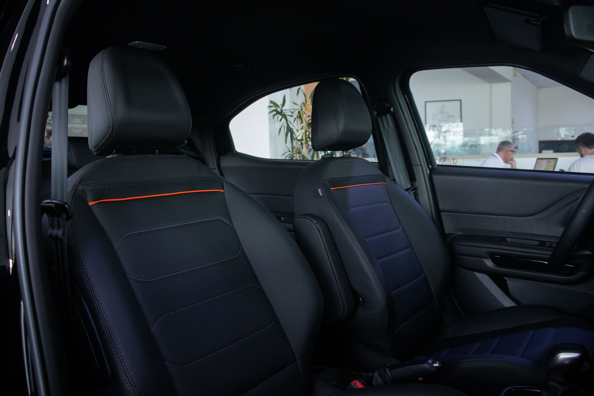 Citroën-BASALT-BASALT Dark Edition 1.0 TB 200 5p Aut.