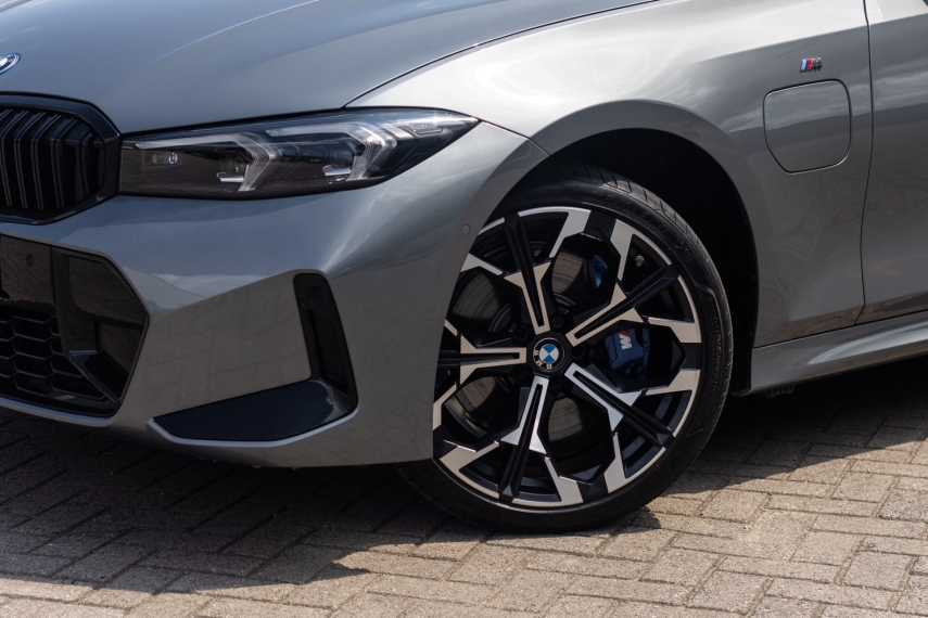 BMW-330e-2.0 16V TURBO HÍBRIDO M SPORT AUTOMÁTICO