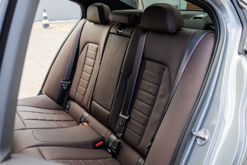 BMW-330e-2.0 16V TURBO HÍBRIDO M SPORT AUTOMÁTICO