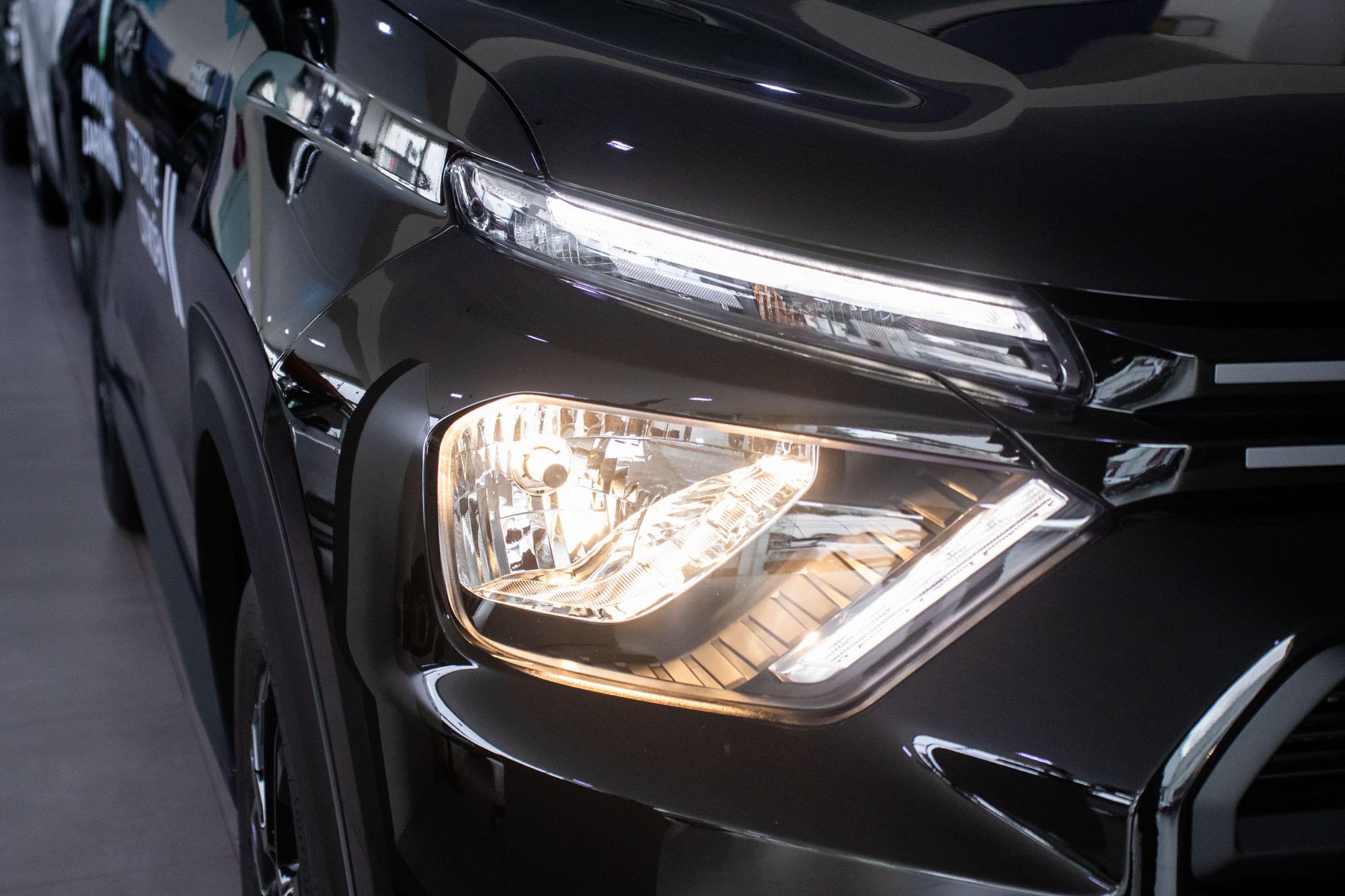 Citroën-BASALT-BASALT Dark Edition 1.0 TB 200 5p Aut.