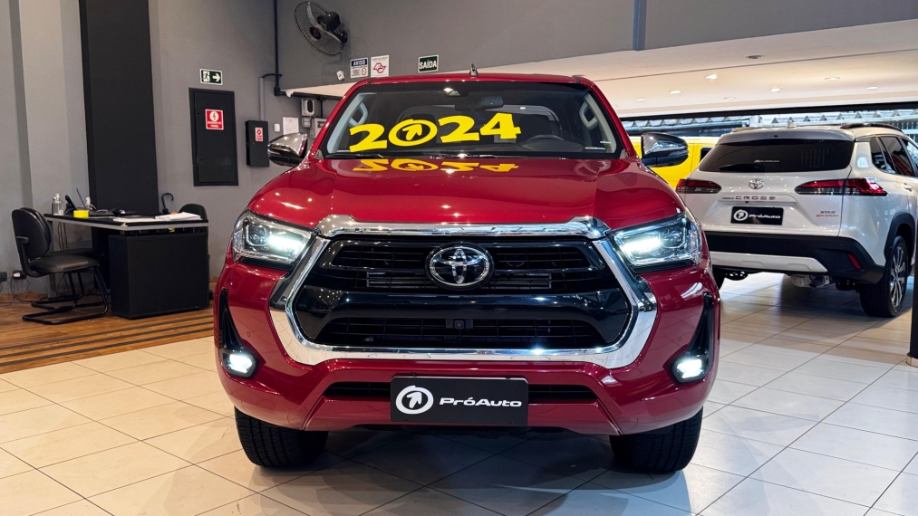 Toyota-HILUX-2.8 D-4D TURBO DIESEL CD SRX 4X4 AUTOMÁTICO