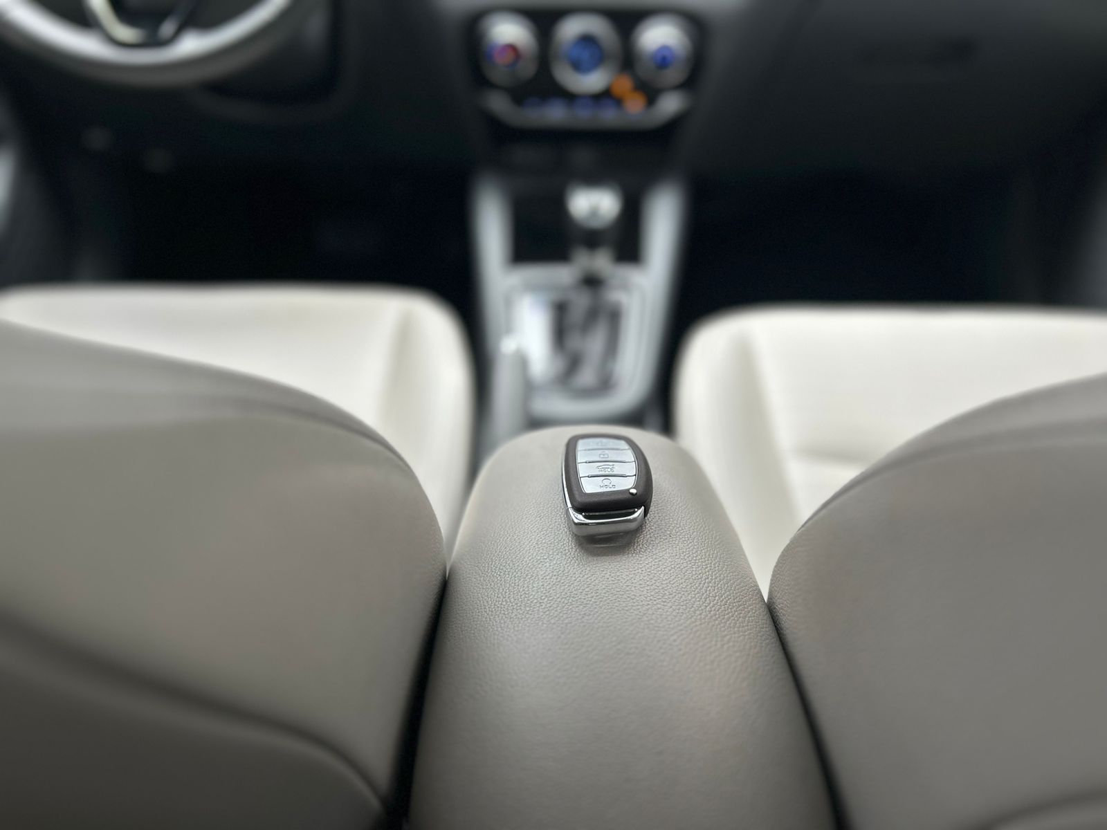 Hyundai-HB20S-HB20S Platinum Plus 1.0 TB Flex 12V Aut.