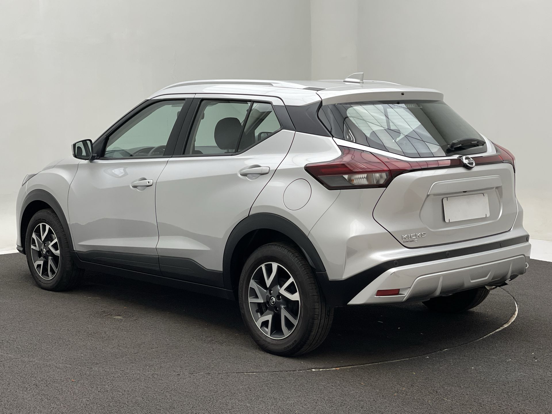 KICKS Sense 1.6 16V Flex Aut.