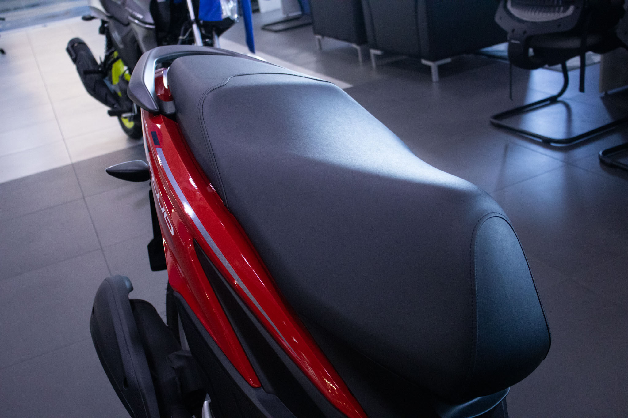 YAMAHA-FLUO-FLUO 125 CONNECTED (Híbrido)