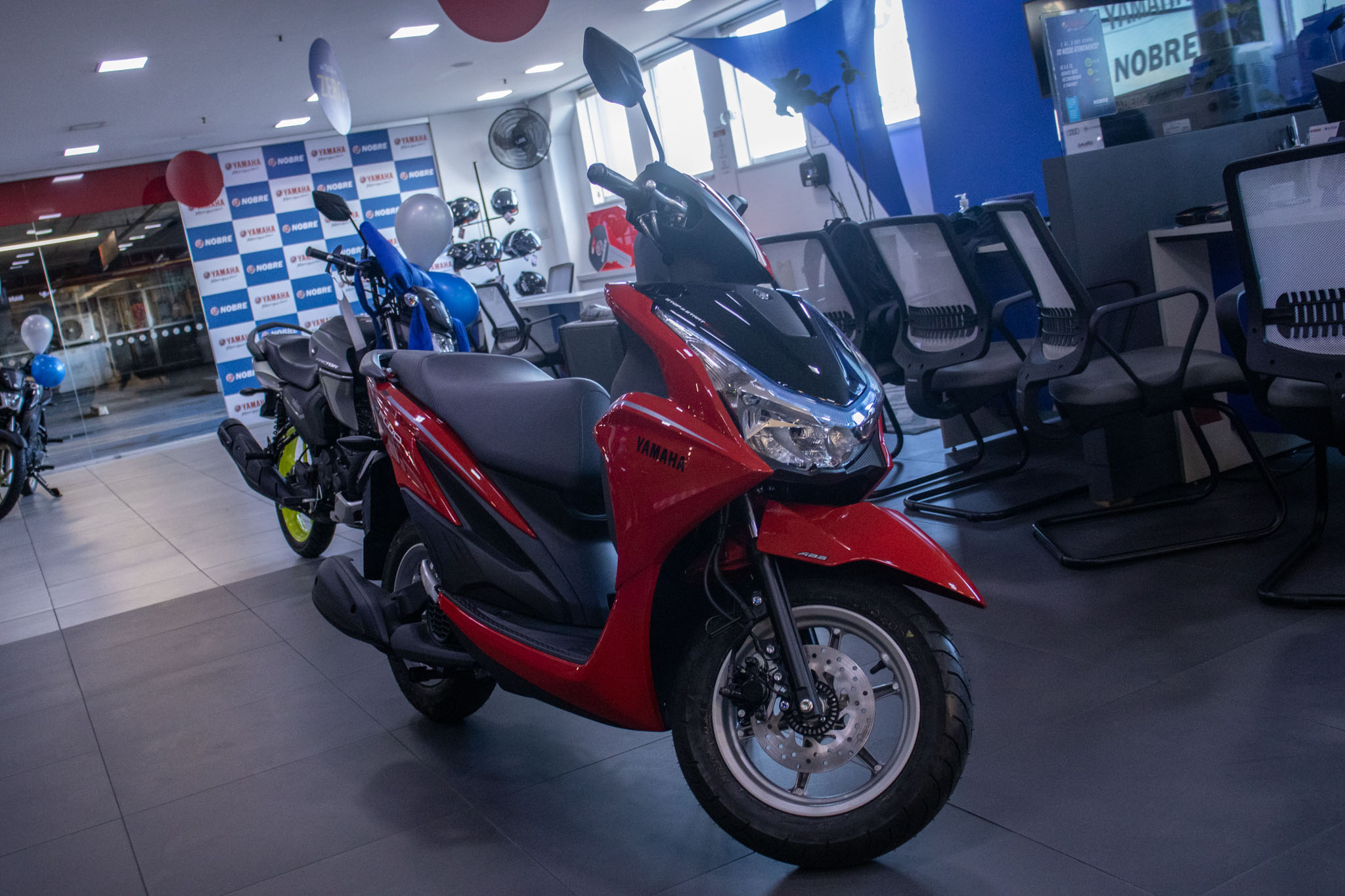 YAMAHA-FLUO-FLUO 125 CONNECTED (Híbrido)