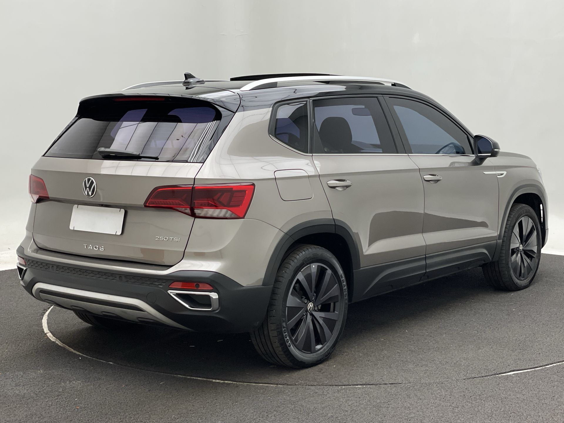 TAOS Highline 1.4 250 TSI Flex Aut.