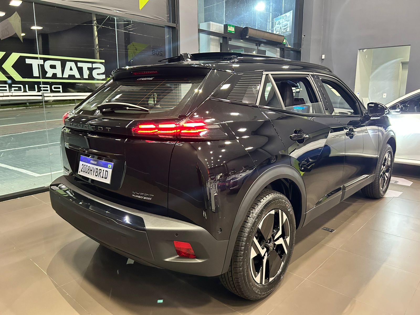 Peugeot-2008-2008 GT 1.0 Turbo Hibrido Aut.