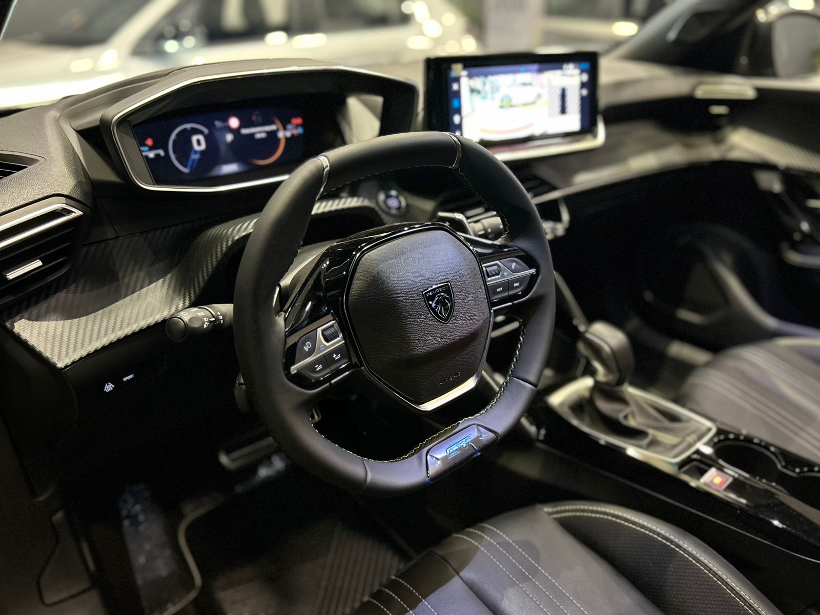 Peugeot-2008-2008 GT 1.0 Turbo Hibrido Aut.