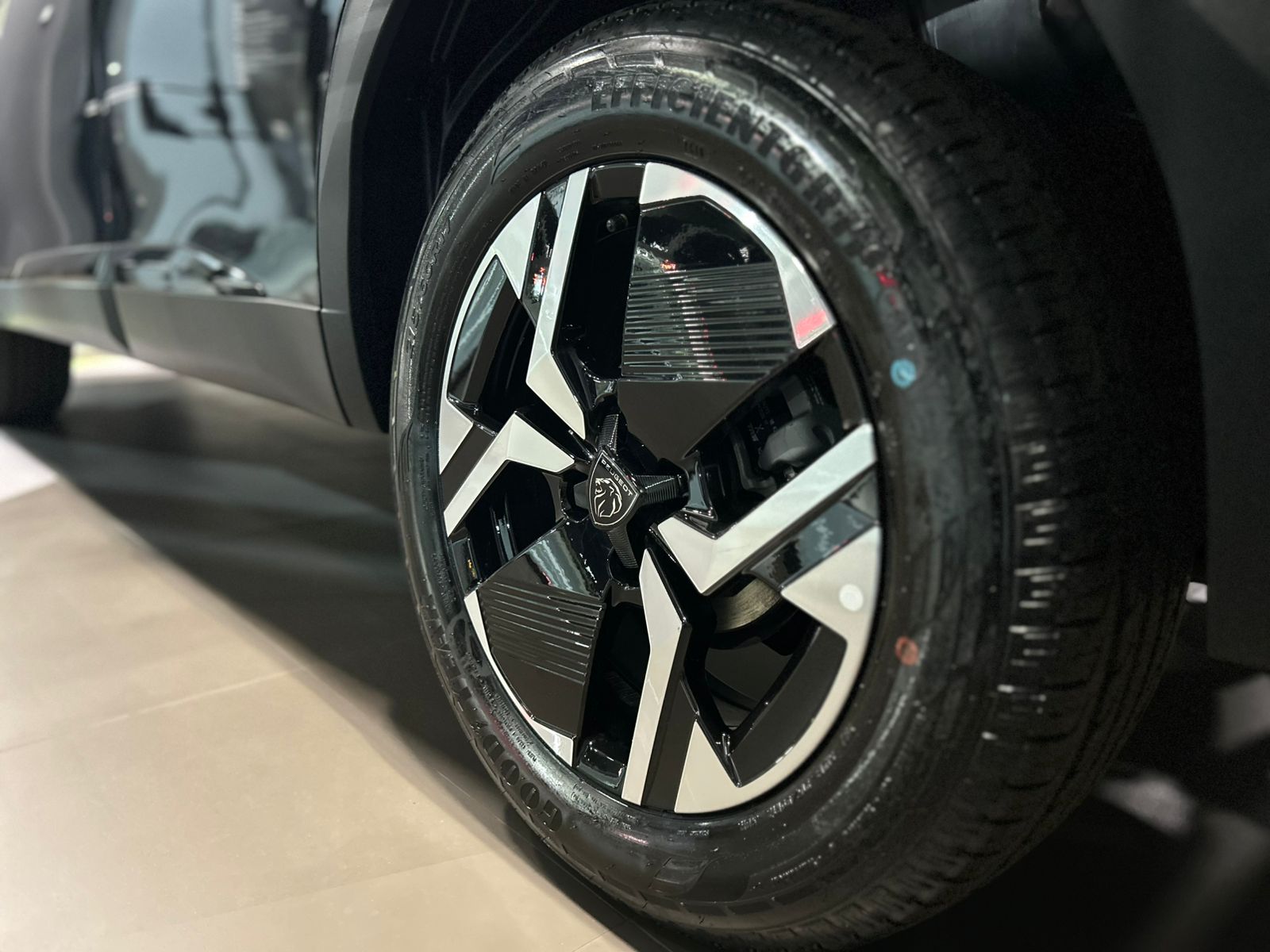 Peugeot-2008-2008 GT 1.0 Turbo Hibrido Aut.