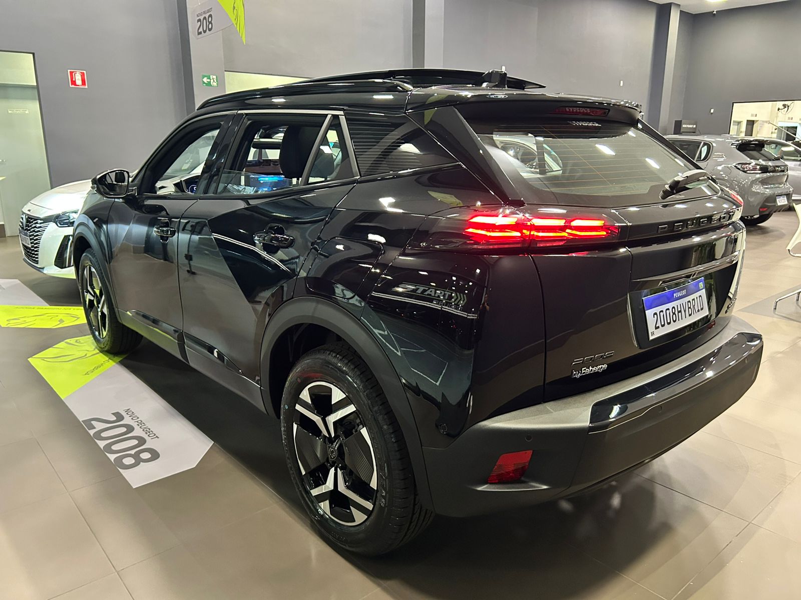 Peugeot-2008-2008 GT 1.0 Turbo Hibrido Aut.