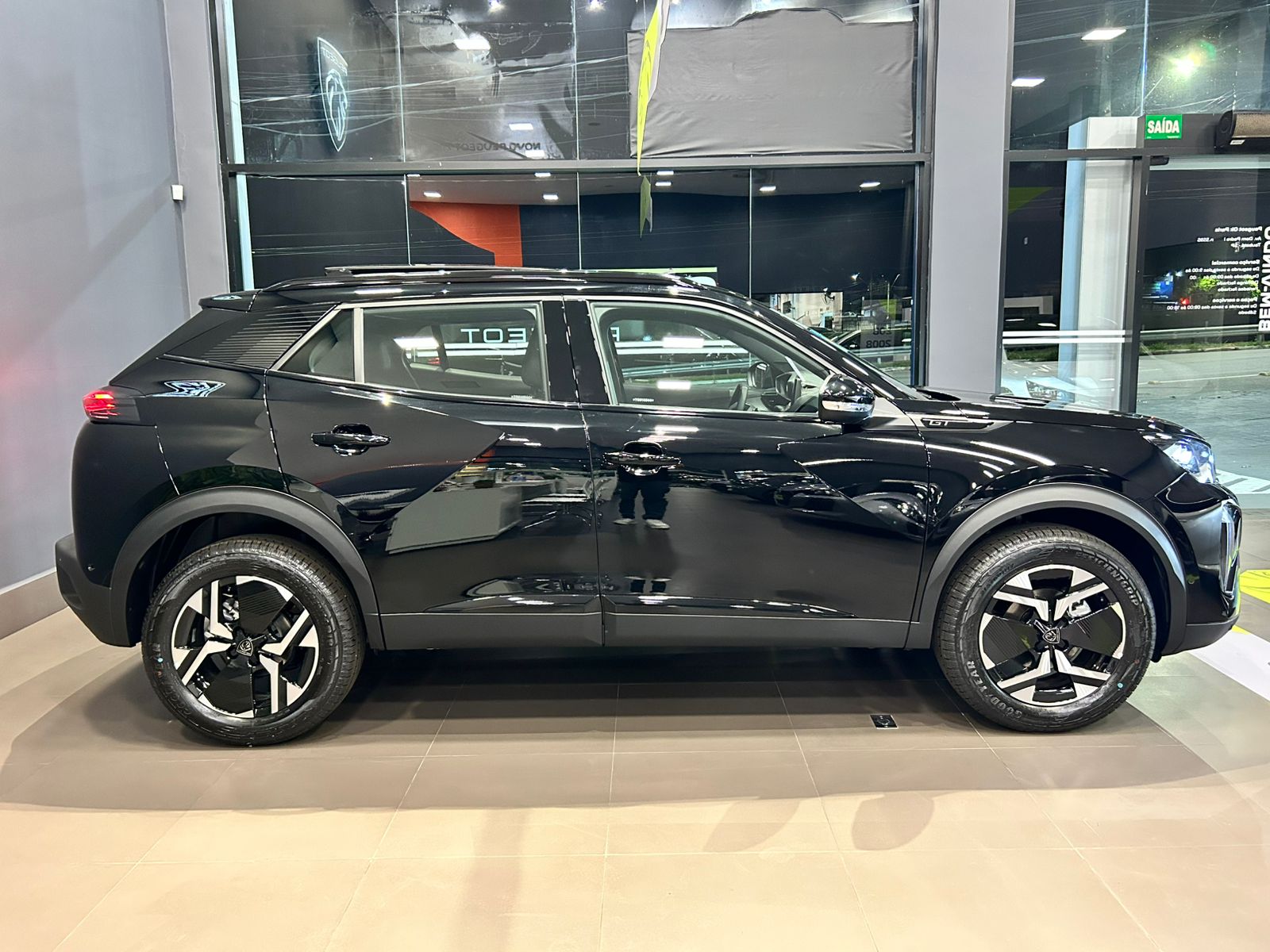 Peugeot-2008-2008 GT 1.0 Turbo Hibrido Aut.