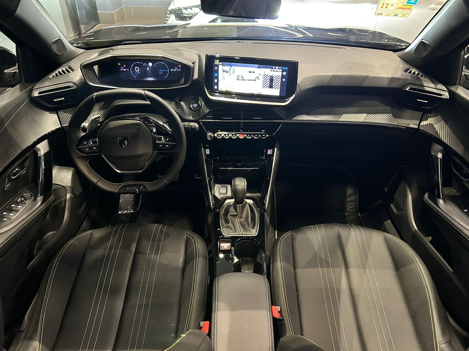 Peugeot-2008-2008 GT 1.0 Turbo Hibrido Aut.