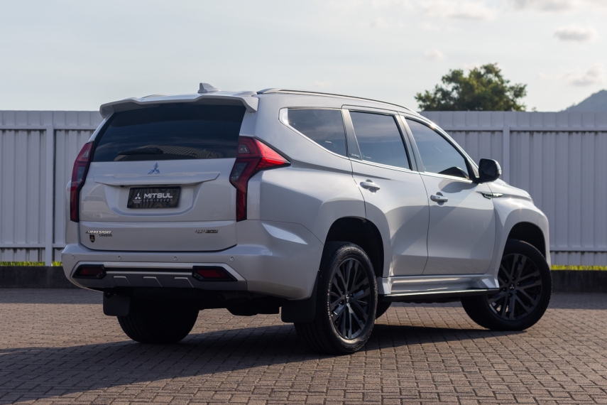 Mitsubishi-PAJERO SPORT-2.4 16V MIVEC TURBO DIESEL LEGEND AWD AUTOMÁTICO