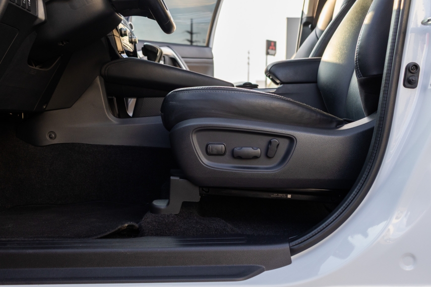 Mitsubishi-PAJERO SPORT-2.4 16V MIVEC TURBO DIESEL LEGEND AWD AUTOMÁTICO