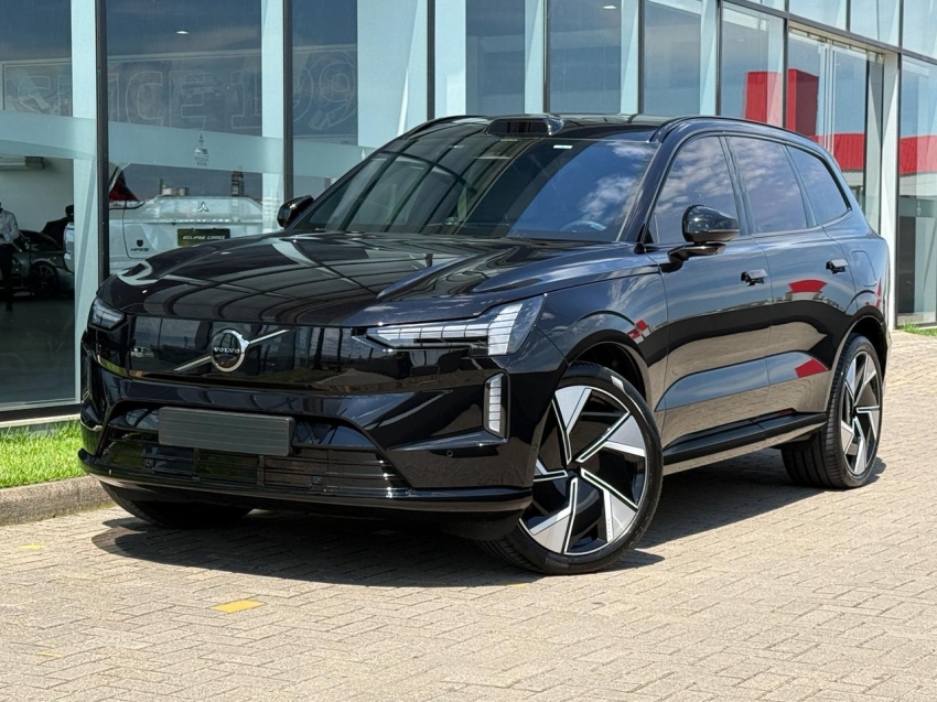 P8 RECHARGE TWIN ELECTRIC PERFORMANCE ULTRA AWD