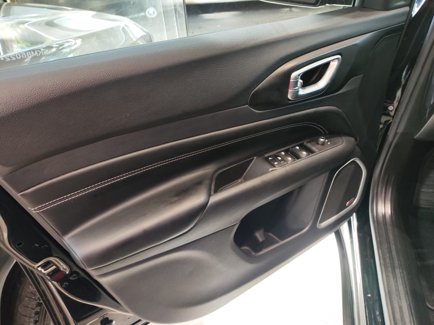 Jeep-COMPASS-1.3 T270 TURBO FLEX LONGITUDE AT6