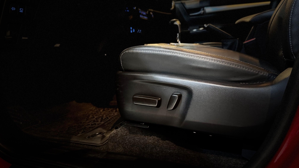 Toyota-HILUX-2.8 D-4D TURBO DIESEL CD SRX 4X4 AUTOMÁTICO