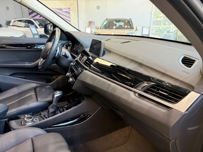 BMW-X1-2.0 16V TURBO ACTIVEFLEX SDRIVE20I 4P AUTOMÁTICO