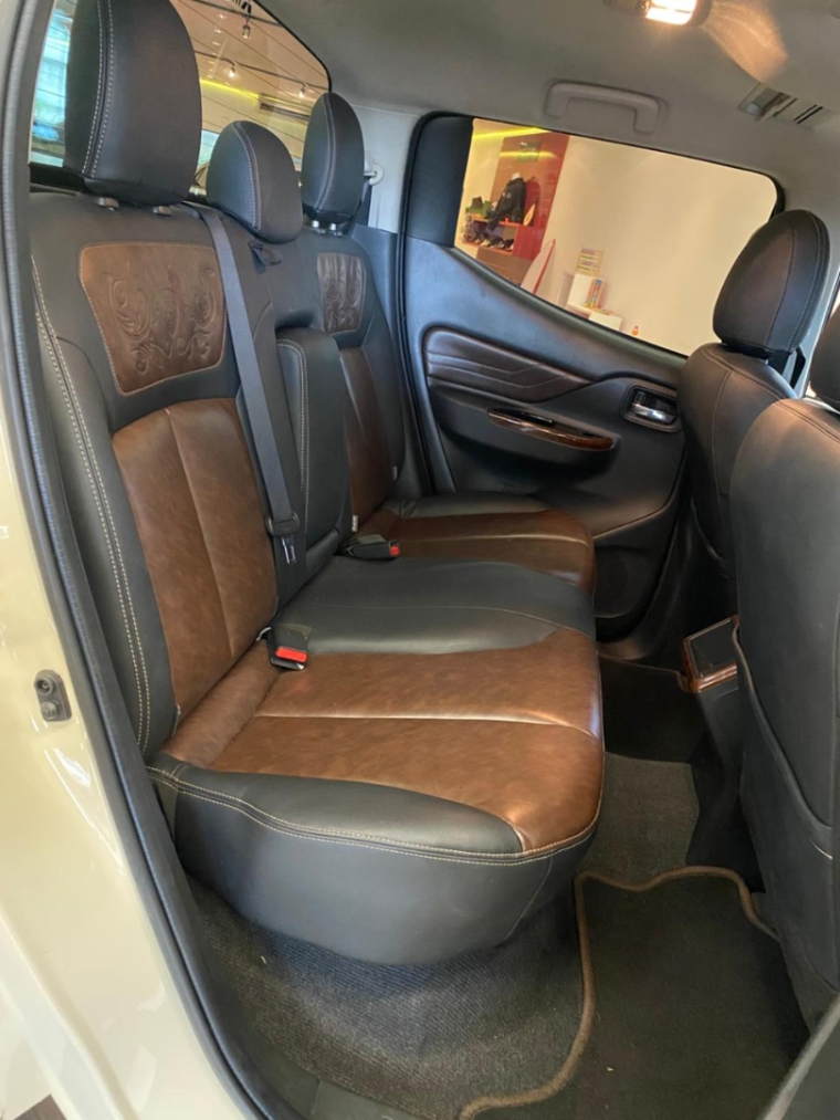 Mitsubishi-L200 TRITON-2.4 16V TURBO DIESEL SPORT HPE-S TERRA CD 4P 4X4 AUTOMÁTICO