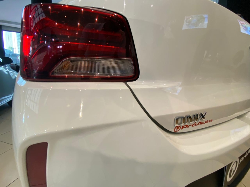 GM - Chevrolet-ONIX-1.0 FLEX LT MANUAL