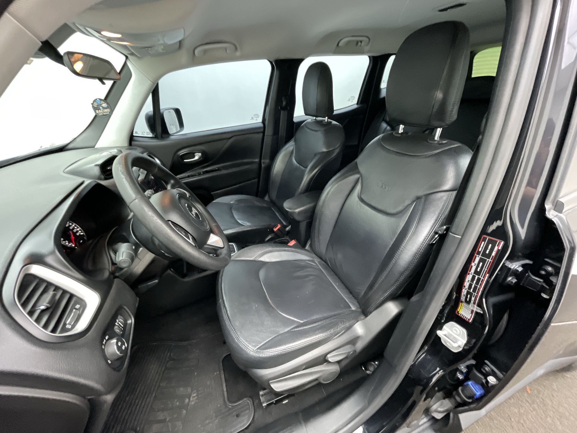 Renegade Sport 1.8 4x2 Flex 16V Aut.