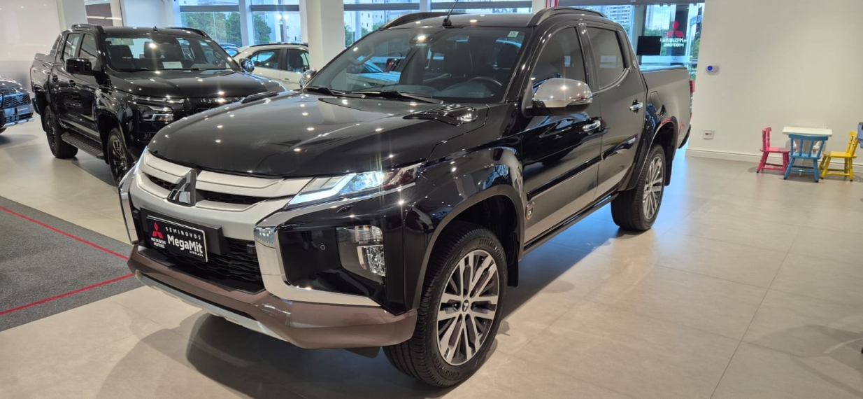 Mitsubishi-L200 TRITON-2.4 16V TURBO DIESEL SPORT HPE-S TERRA CD 4P 4X4 AUTOMÁTICO