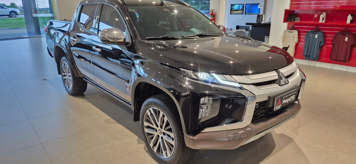 Mitsubishi-L200 TRITON-2.4 16V TURBO DIESEL SPORT HPE-S TERRA CD 4P 4X4 AUTOMÁTICO