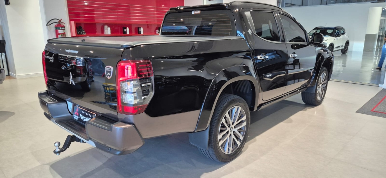 Mitsubishi-L200 TRITON-2.4 16V TURBO DIESEL SPORT HPE-S TERRA CD 4P 4X4 AUTOMÁTICO