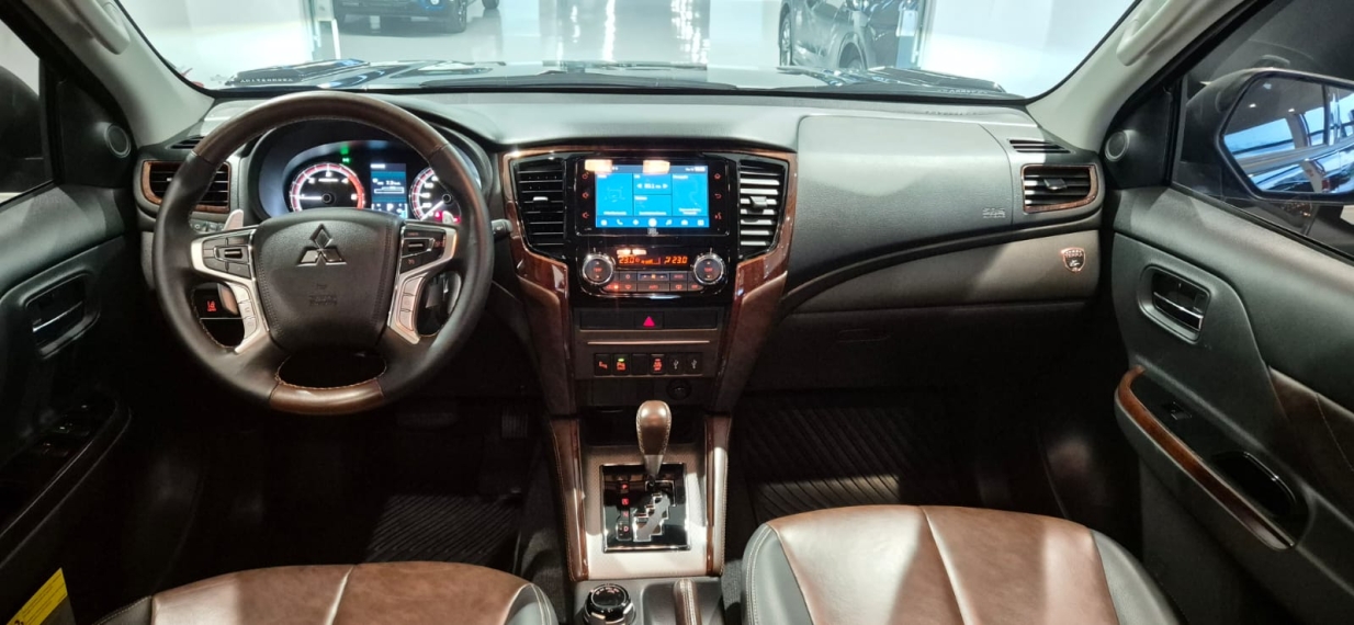 Mitsubishi-L200 TRITON-2.4 16V TURBO DIESEL SPORT HPE-S TERRA CD 4P 4X4 AUTOMÁTICO