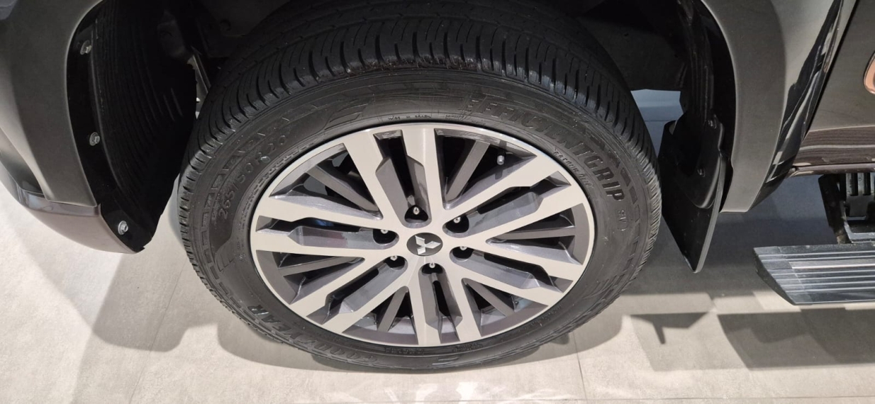 Mitsubishi-L200 TRITON-2.4 16V TURBO DIESEL SPORT HPE-S TERRA CD 4P 4X4 AUTOMÁTICO