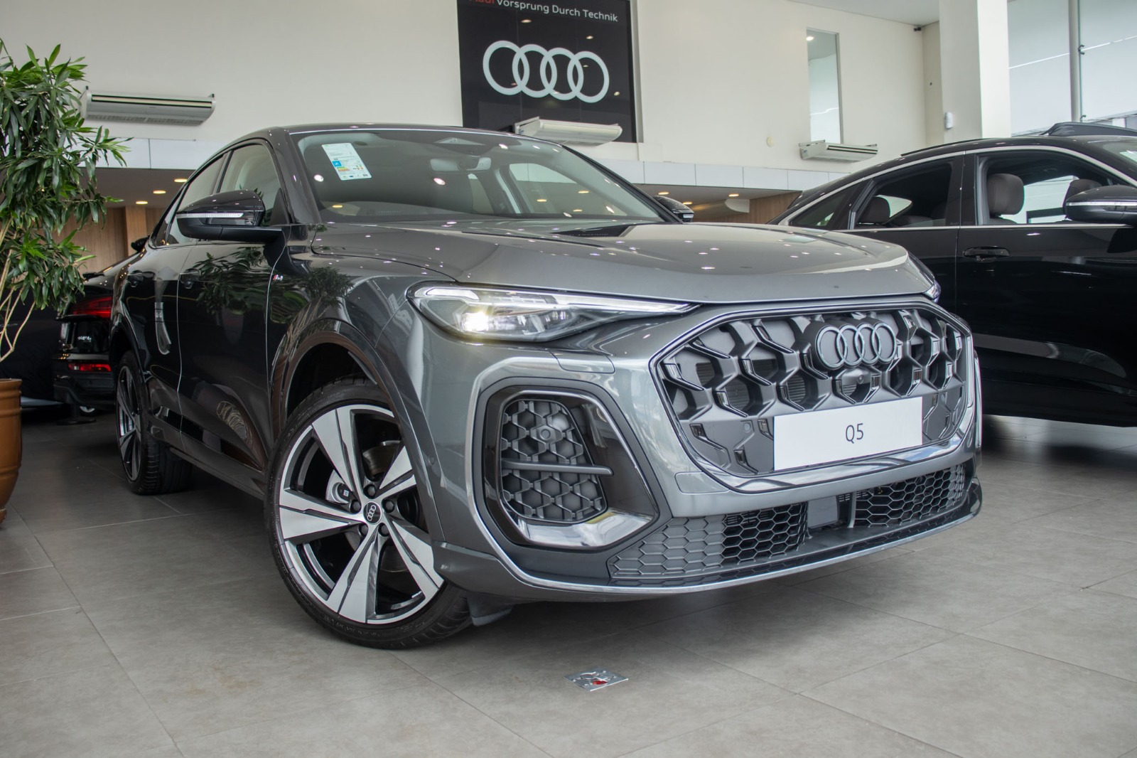 Audi-Q5-Q5 Sportback S-Line 2.0 TFSI Quat.S-Tron