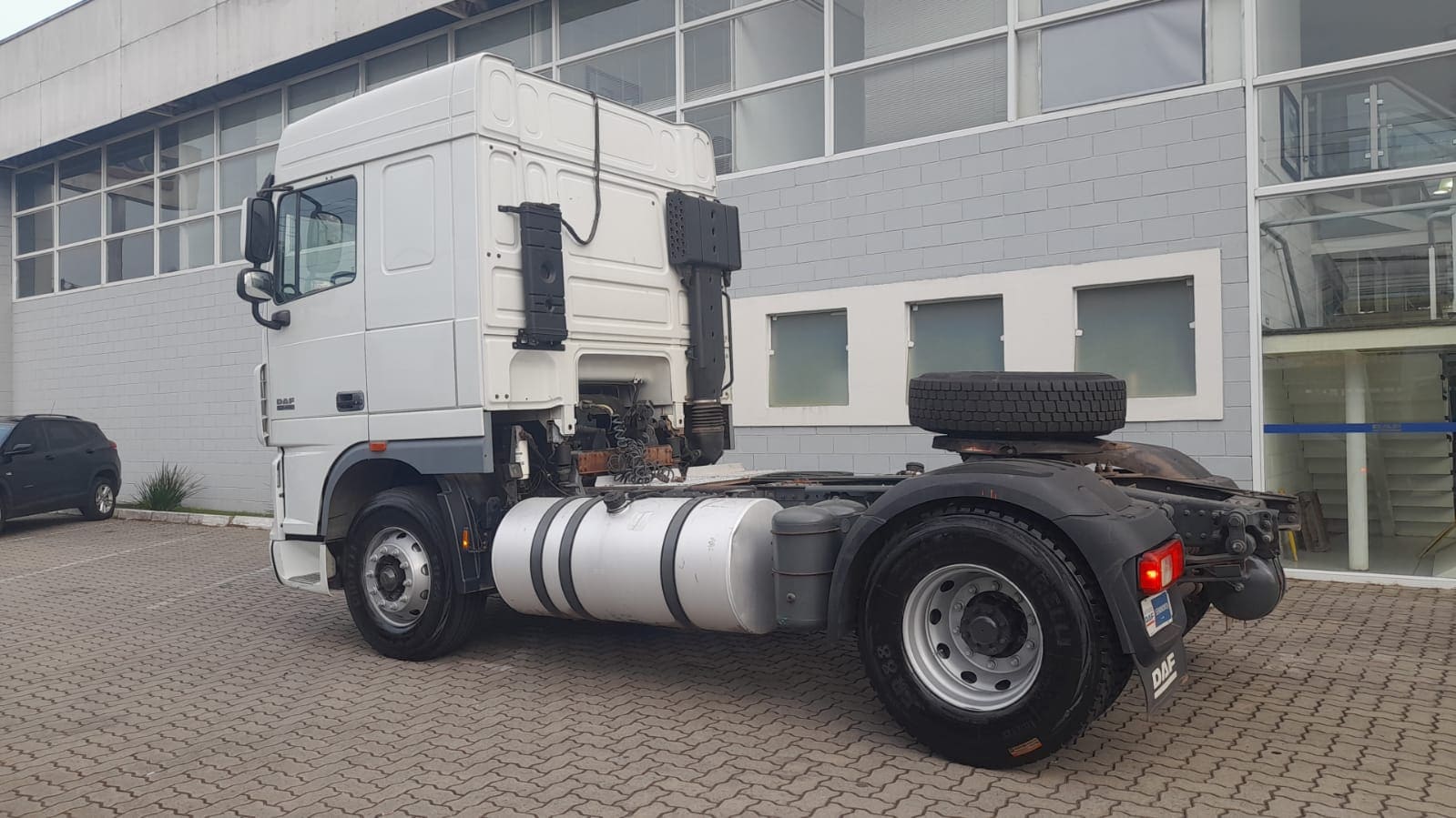 XF 105 FT 460 4x2 (diesel)(E5)