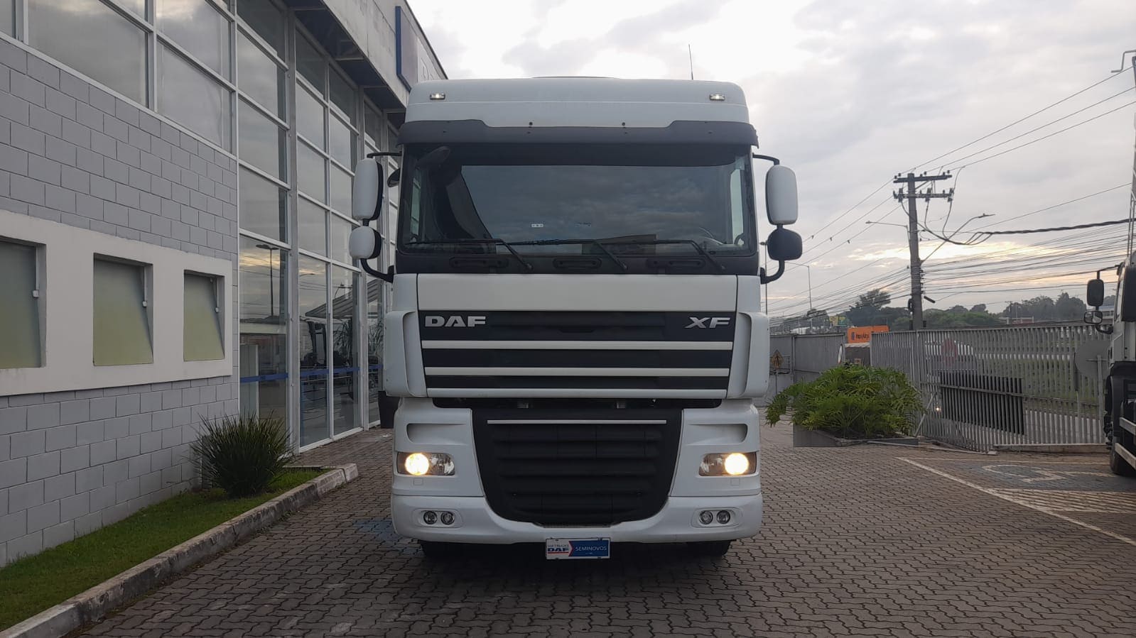 DAF-XF-XF 105 FT 460 4x2 (diesel)(E5)