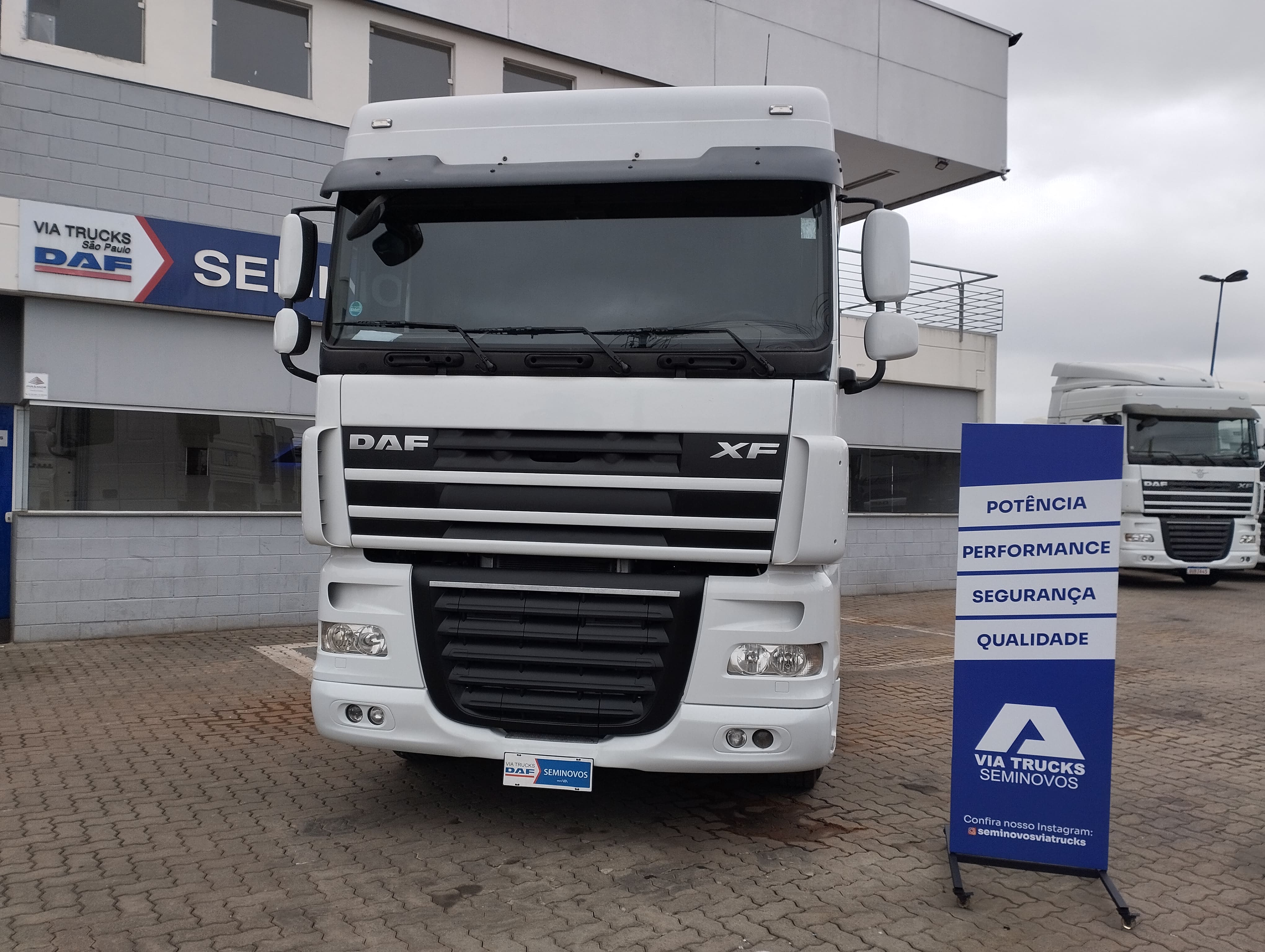 XF 105 FT 460 4x2 (diesel)(E5)