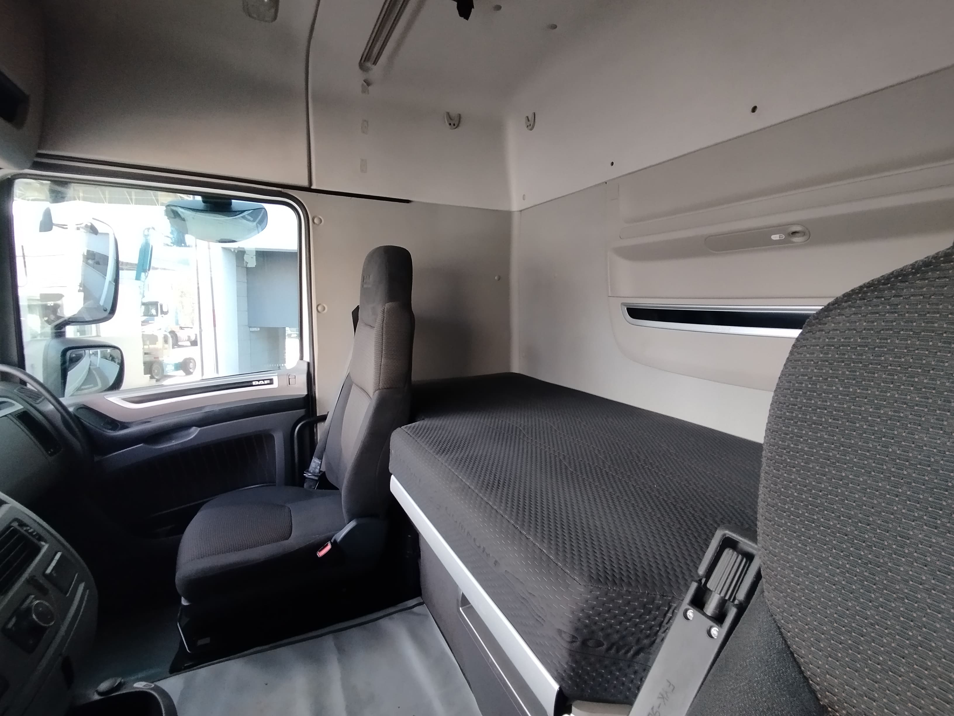 DAF-XF-XF FTS480 6x2 Space Cab (diesel)(E5)