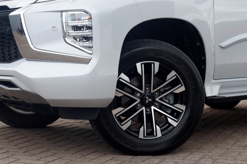 Mitsubishi-PAJERO SPORT-2.4 16V MIVEC TURBO DIESEL HPE-S AWD AUTOMÁTICO