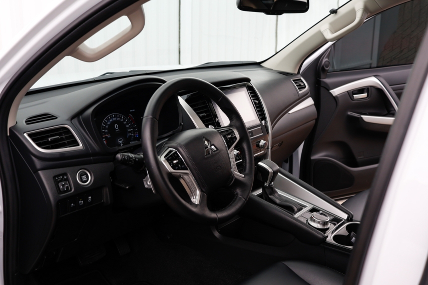 Mitsubishi-PAJERO SPORT-2.4 16V MIVEC TURBO DIESEL HPE-S AWD AUTOMÁTICO