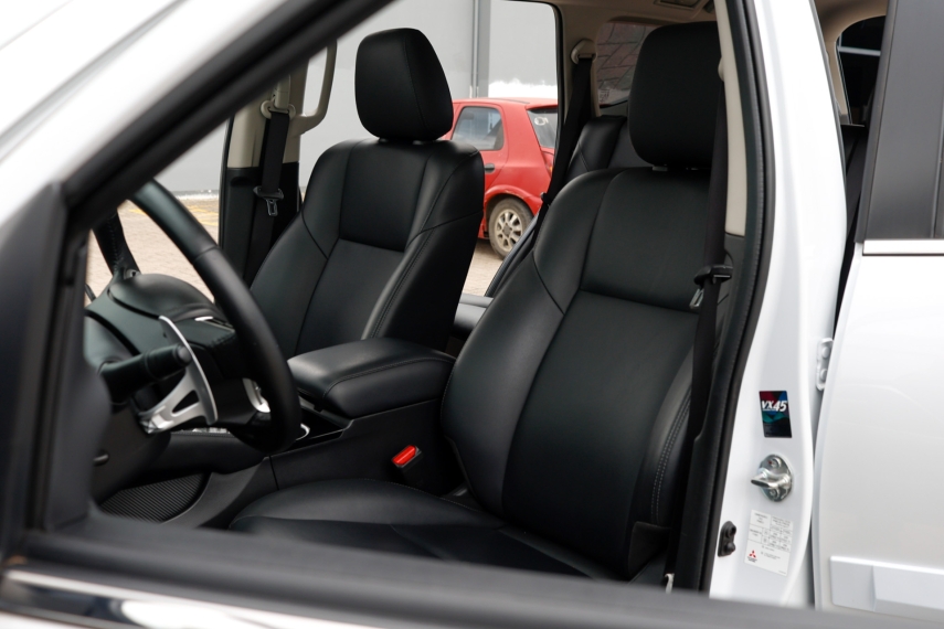 Mitsubishi-PAJERO SPORT-2.4 16V MIVEC TURBO DIESEL HPE-S AWD AUTOMÁTICO