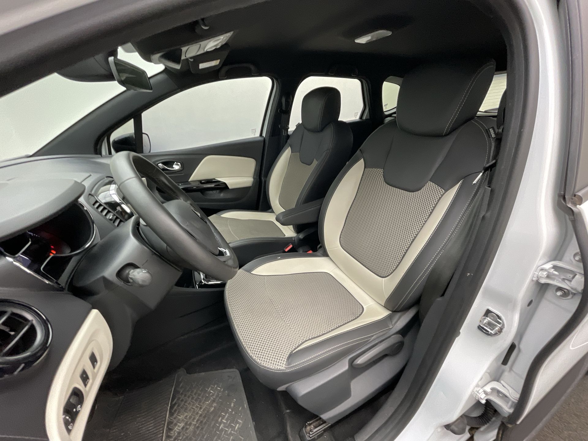 CAPTUR Intense 1.6 16V Flex 5p Aut.