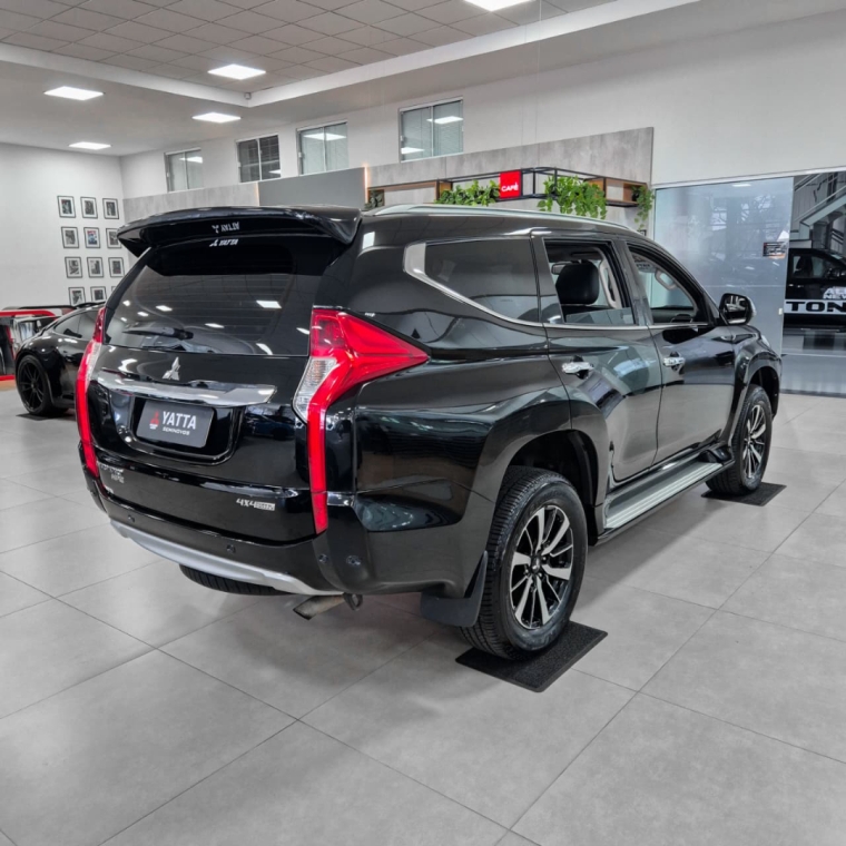 Mitsubishi-PAJERO SPORT-2.4 16V MIVEC TURBO DIESEL HPE AWD AUTOMÁTICO