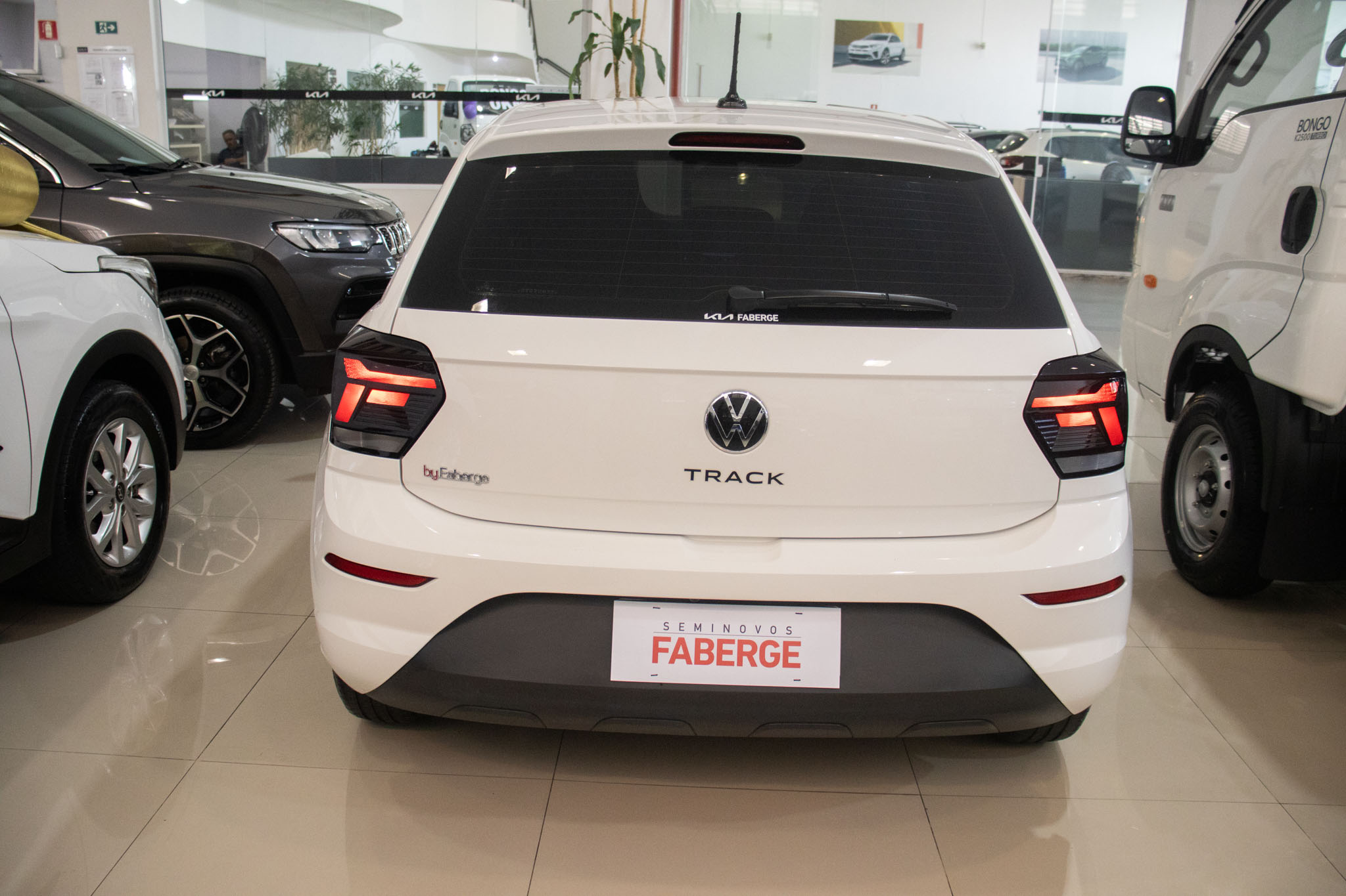 VW - Volkswagen-Polo-Polo Track 1.0 Flex 12V 5p