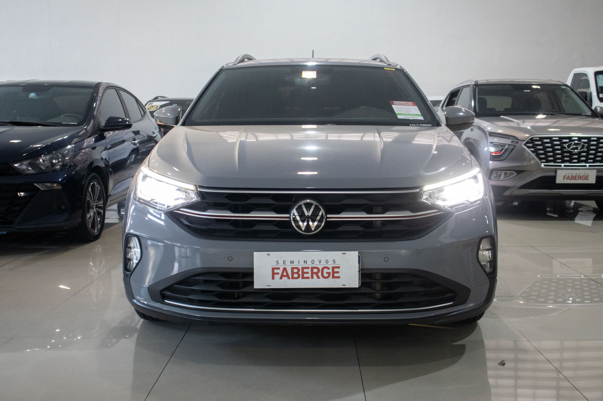 VW - Volkswagen-Nivus-Nivus Highline 1.0 200 TSI Flex Aut.