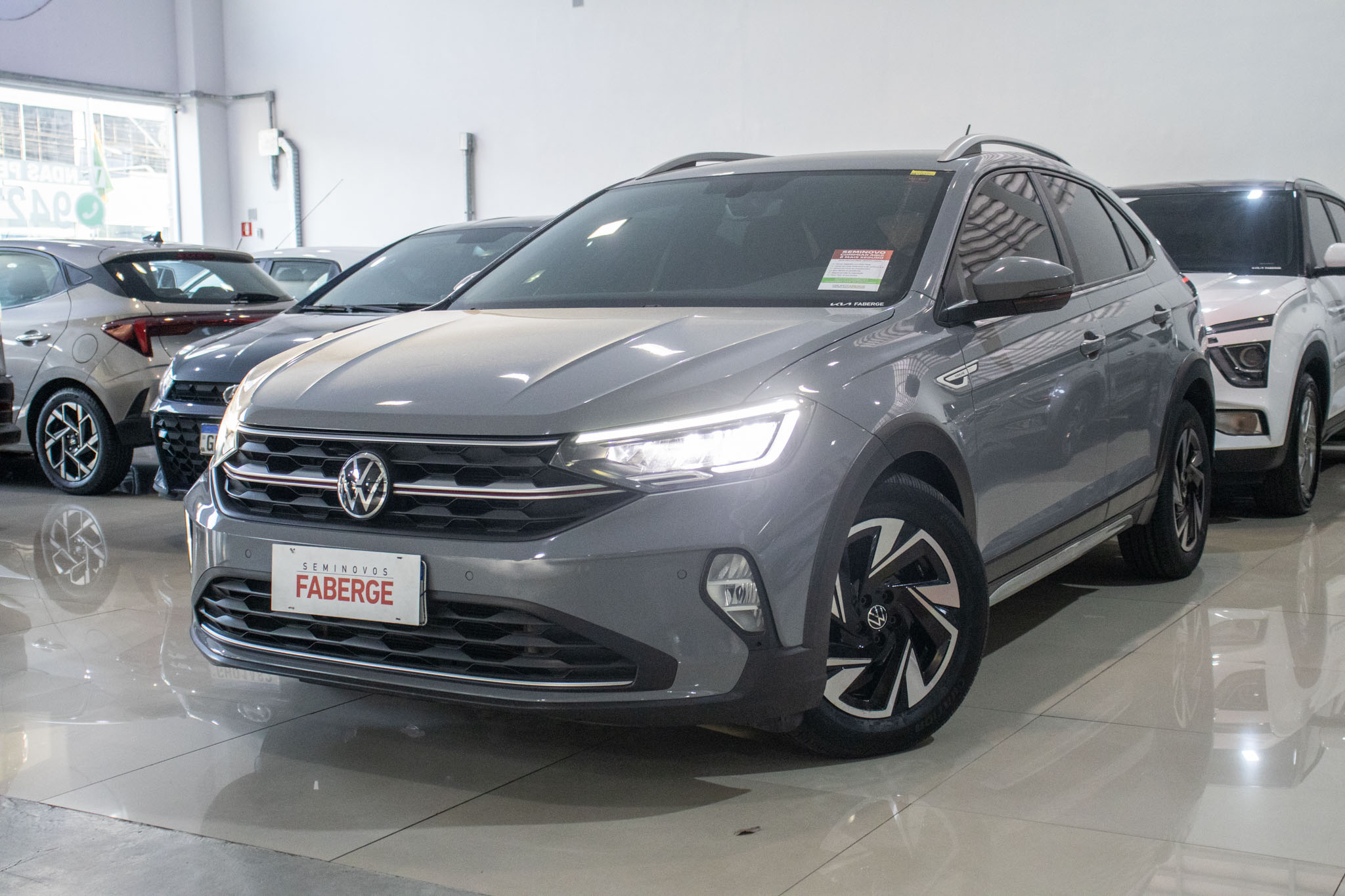 VW - Volkswagen-Nivus-Nivus Highline 1.0 200 TSI Flex Aut.