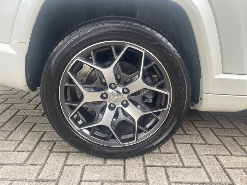 Jeep-COMMANDER-1.3 T270 TURBO FLEX OVERLAND AT6