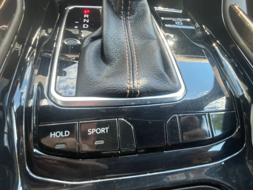 Jeep-COMMANDER-1.3 T270 TURBO FLEX OVERLAND AT6