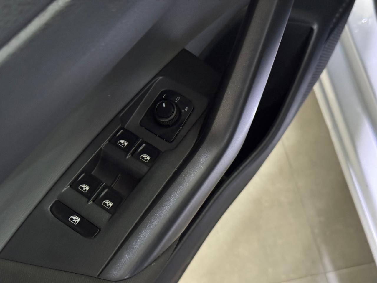 VW - Volkswagen-Polo-Polo Comfortline TSI 1.0 Flex 12V Aut.