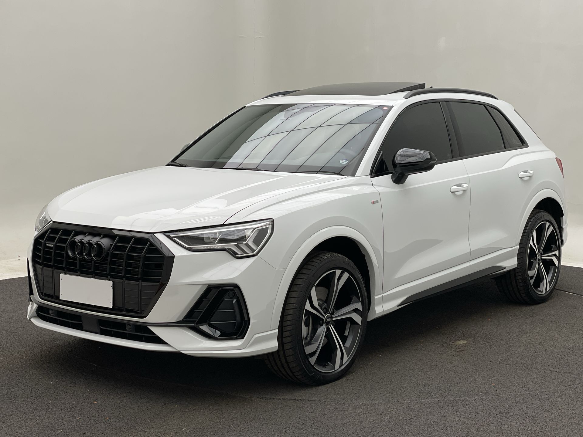 Q3 Perf. Black.Plus 2.0 TFSI Tip. Quat.