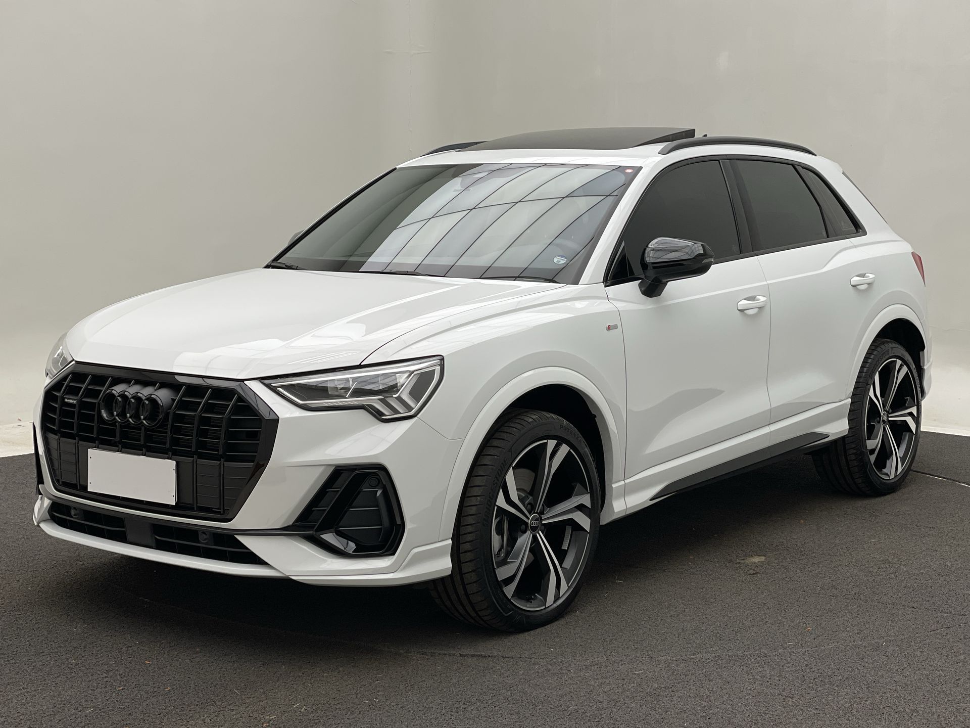 Q3 Perf. Black.Plus 2.0 TFSI Tip. Quat.