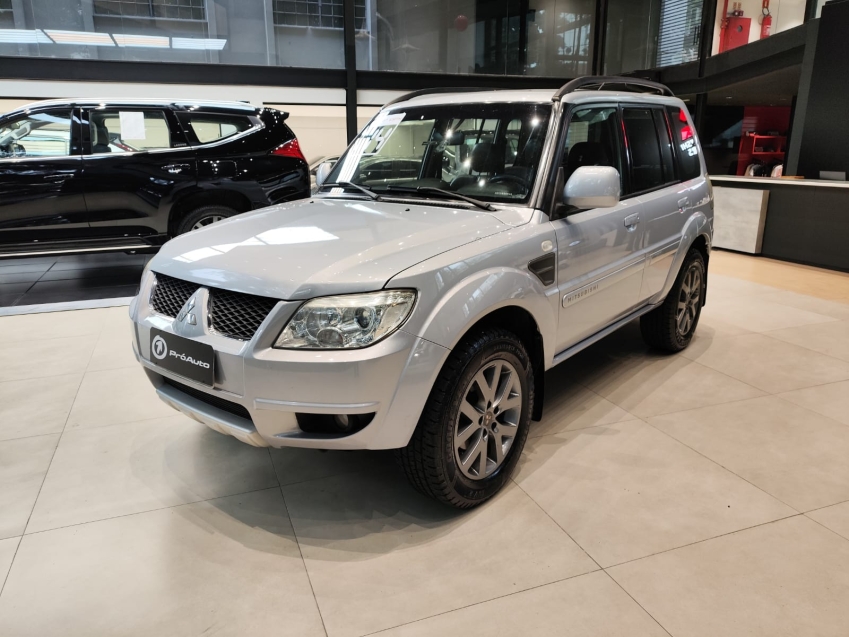 Mitsubishi-PAJERO TR4-2.0 4X2 16V 140CV FLEX 4P AUTOMÁTICO