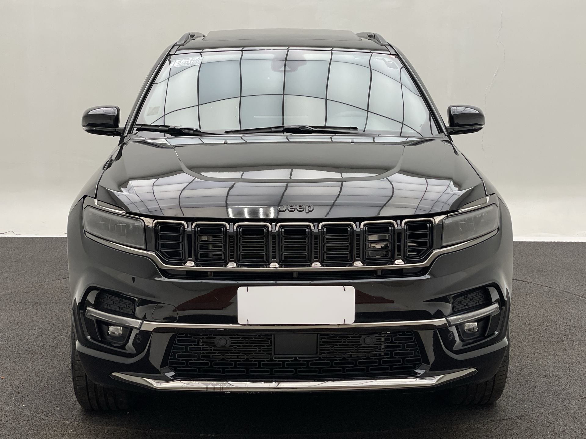 Commander Black Hurricane 2.0 4x4 TB Aut